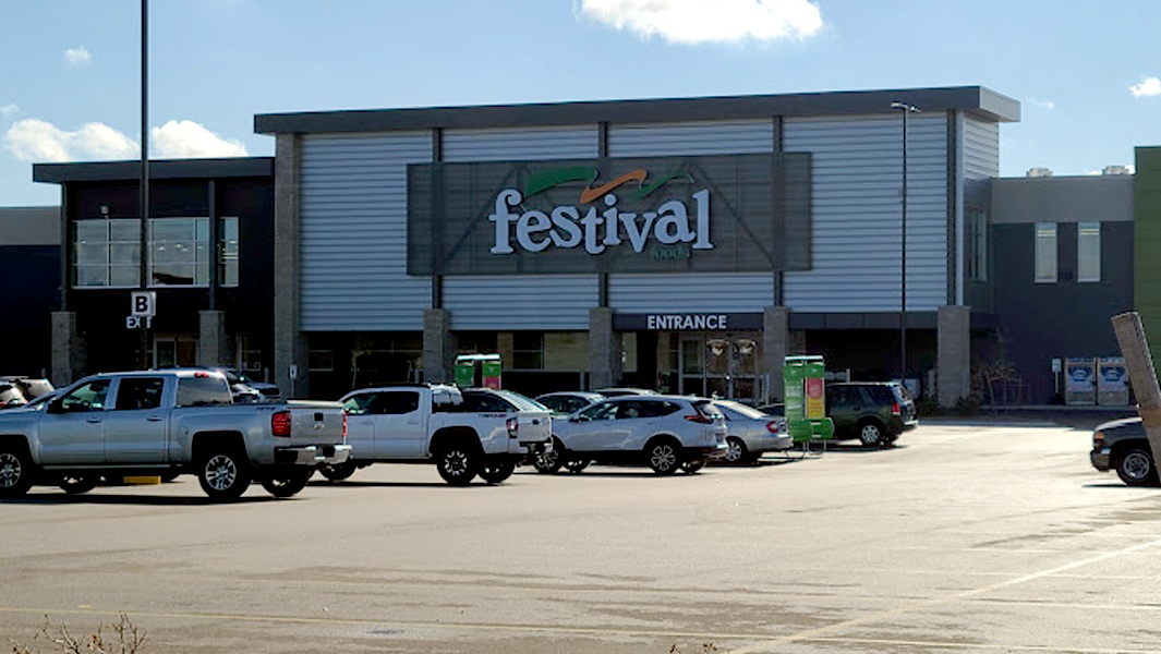 Hartford, WI Festival Food Exterior