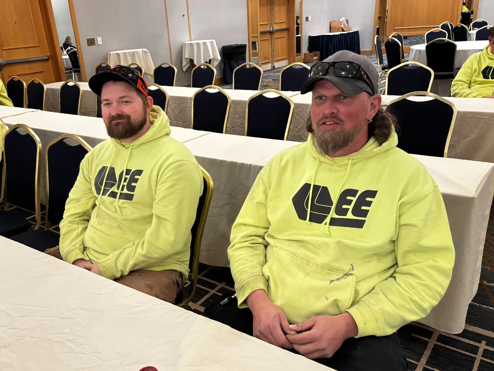 Lee Safetymeeting 1g